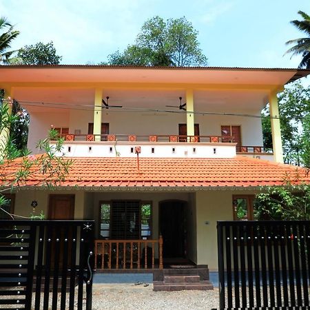 Munroe Vision Panakkattu Homestay Mundrothuruth ภายนอก รูปภาพ