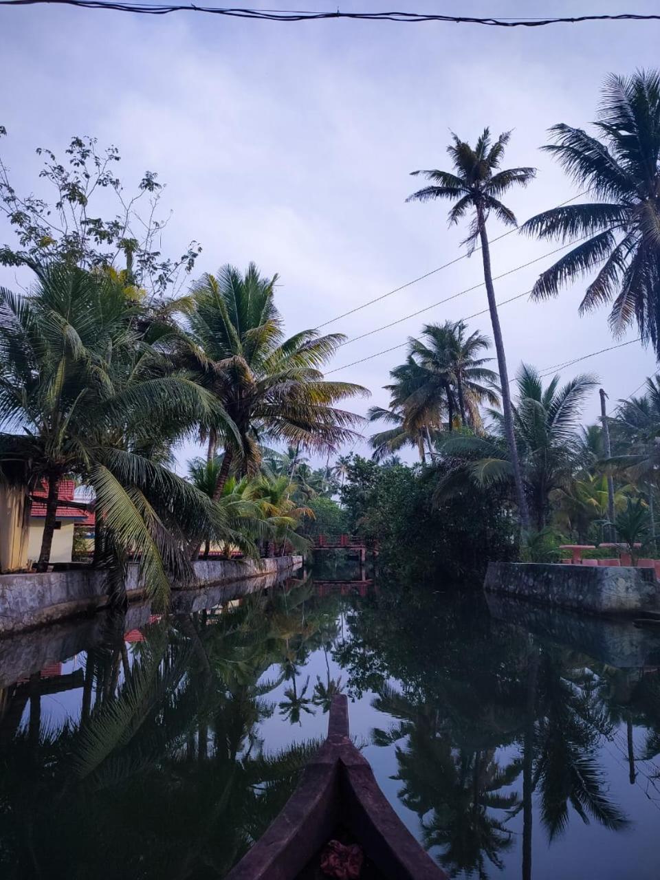 Munroe Vision Panakkattu Homestay Mundrothuruth ภายนอก รูปภาพ