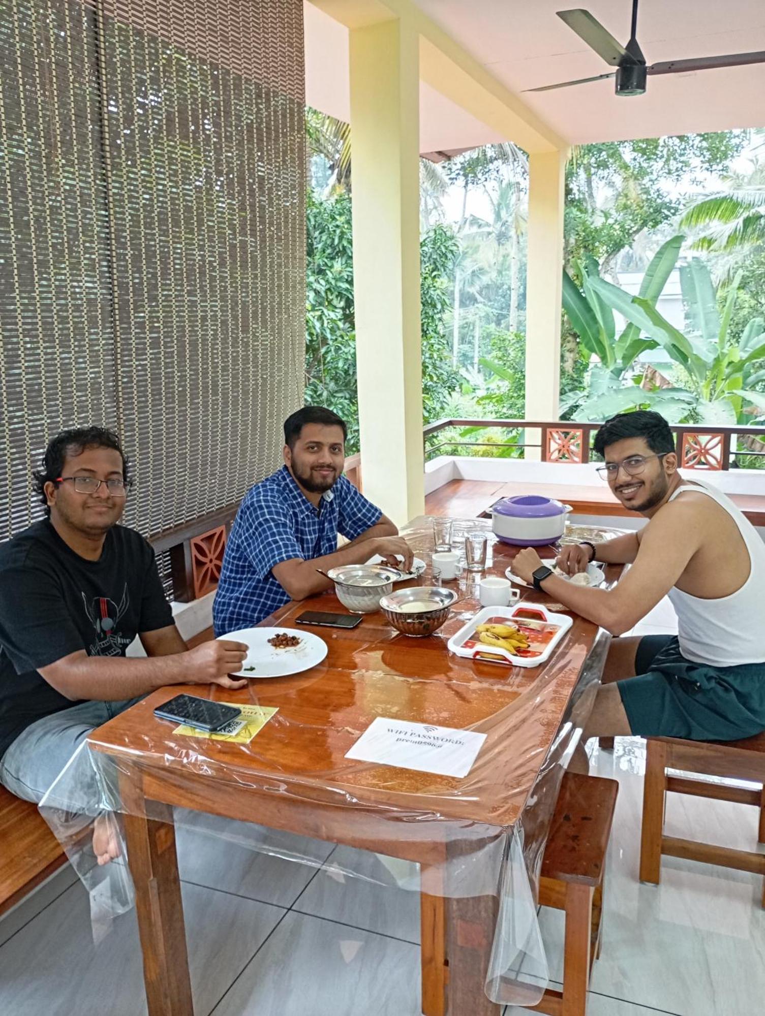 Munroe Vision Panakkattu Homestay Mundrothuruth ภายนอก รูปภาพ